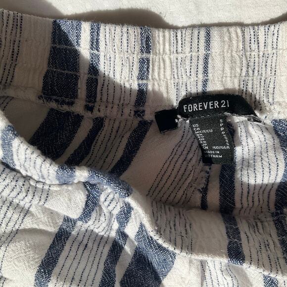 FOREVER 21 Women’s Casual Shorts size S, Stripes Blue & White - Picture 7 of 9